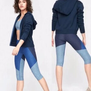 Outdoor Voices Blue Tri-tone Cropped Kneecap Leggings S